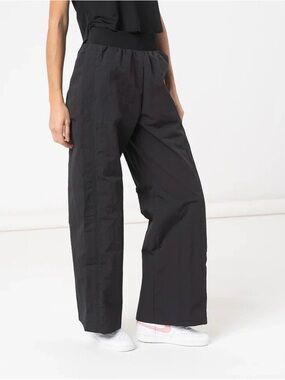 Nike Sportswear Icon Clash Woven Wide-Leg Pants Women's size M DD5094-010